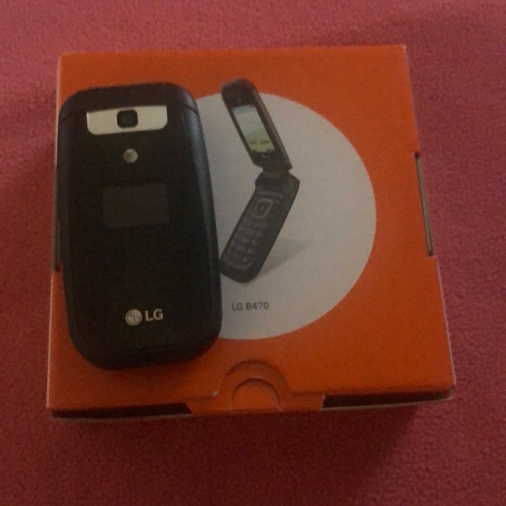LG B470 Phone